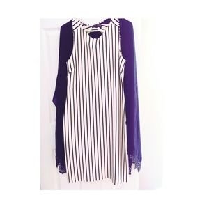 Sleeveless black stripes white dress